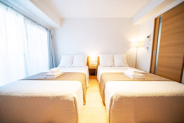 モノトーン難波