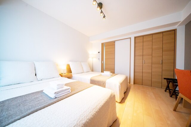 モノトーン難波