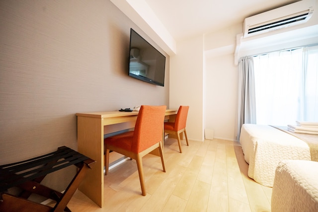 モノトーン難波