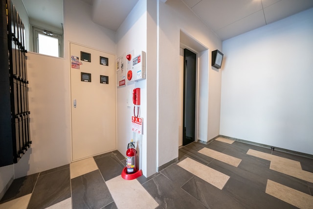 モノトーン難波