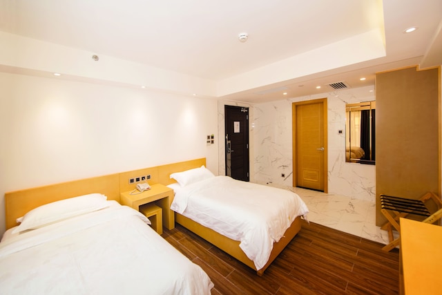 サン トゥン フォン コマーシャル イン サウス ウィング