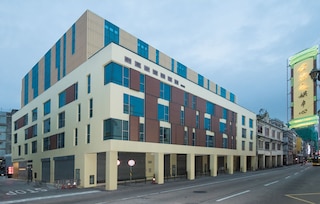 サン トゥン フォン コマーシャル イン サウス ウィング