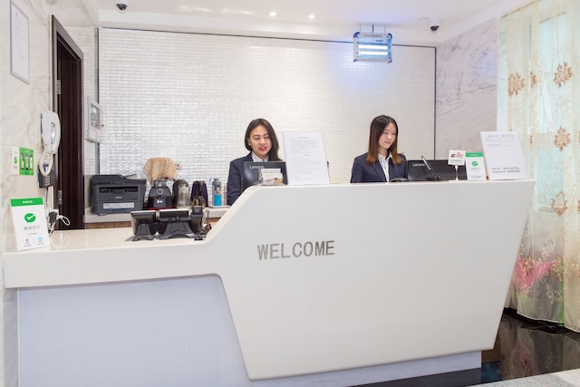 サン トゥン フォン コマーシャル イン サウス ウィング