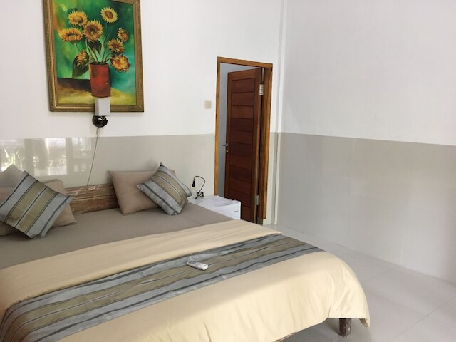 ワルナ ビーチ ホテル