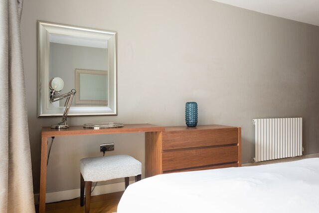 ザ ノーフォーク タウンハウス - ラージ & スタニング ミューズ ホーム、ベッドルーム 5 室、プライベート ストリート