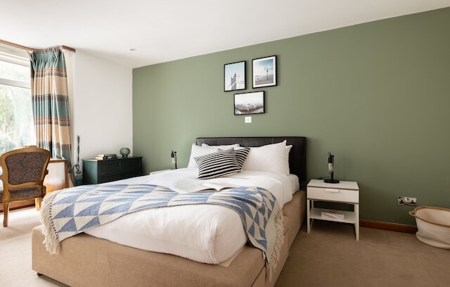 ザ サウスウィック サンクチュアリー - 大きい & モダンなホーム、ベッドルーム 6 室、プライベート テラスあり