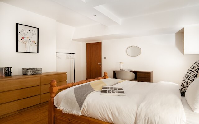 ザ サウスウィック サンクチュアリー - 大きい & モダンなホーム、ベッドルーム 6 室、プライベート テラスあり