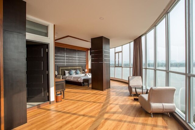 ブルー ホテル ナコーンパノム