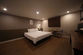 ウィーヴ モーテル