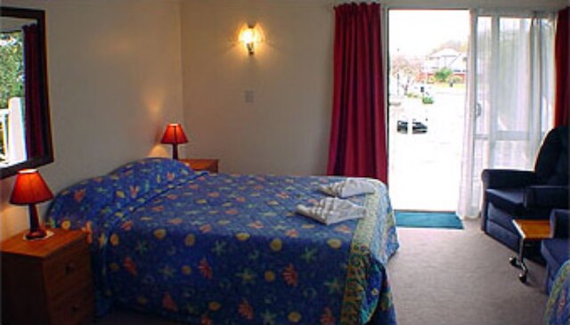 レースウェイ モーテル