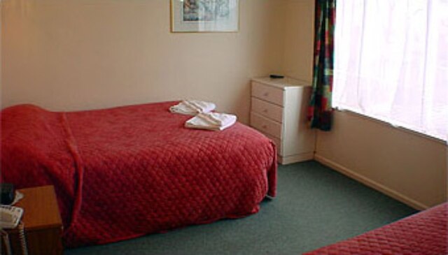 レースウェイ モーテル