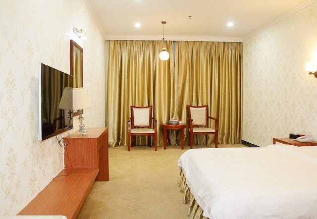 ホワイエ ホテル (华业酒店)