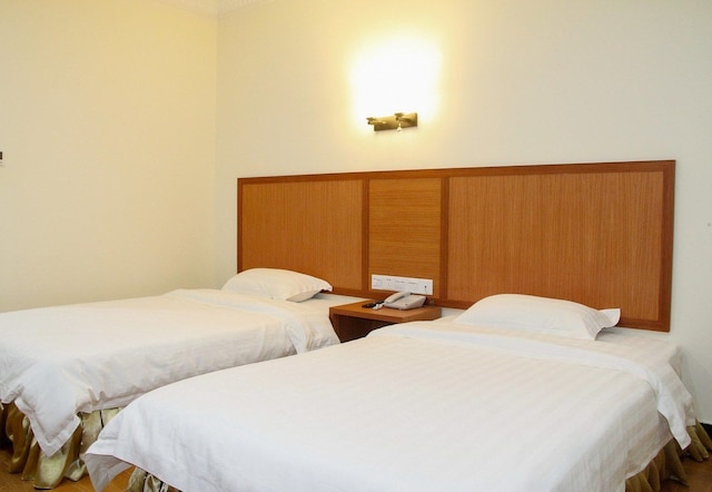 ホワイエ ホテル (华业酒店)