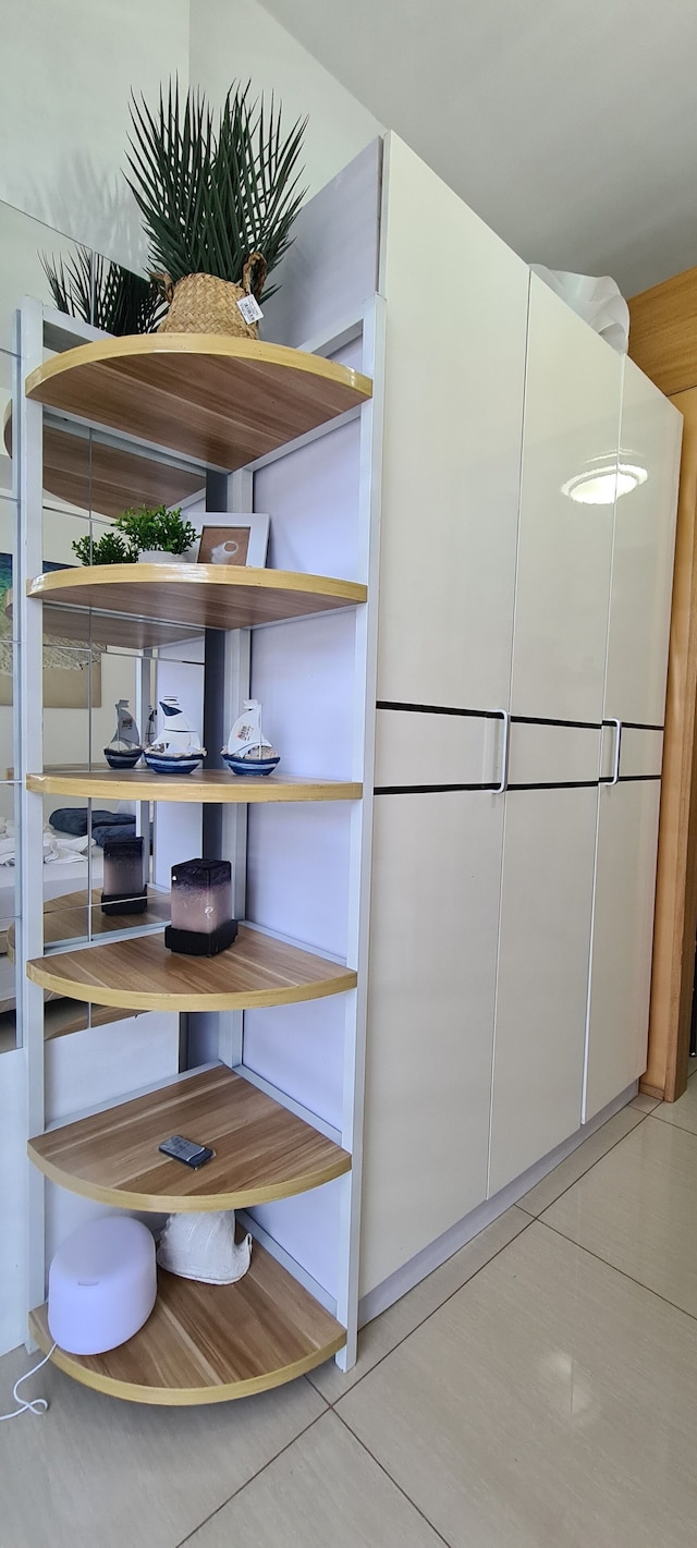 コンドディール アット シェル レジデンシーズ モア パサイ