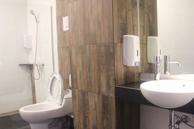 リヴィン ホステル シティ センター スラバヤ