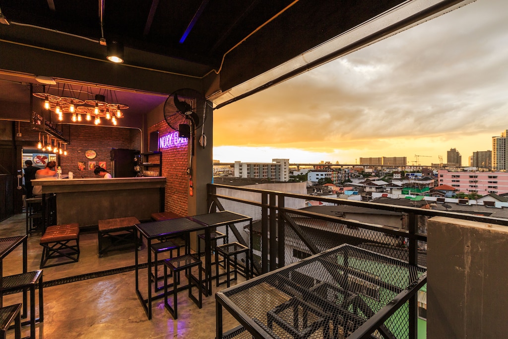 1.スリープオーバー ホステル バンコク