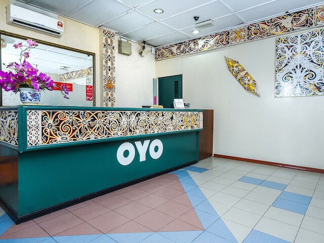 スーパー  OYO 1018 テラン ウサン  ホテル  ミリ