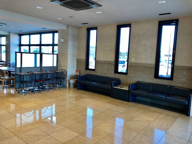 ビジネスホテル コスモイン