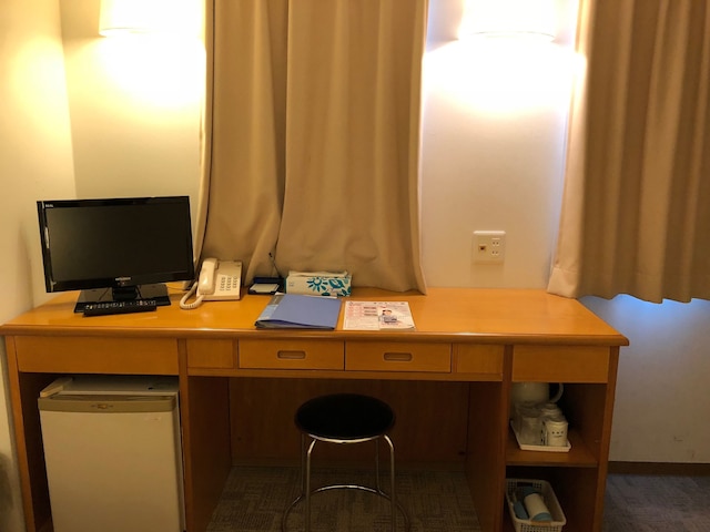 ビジネスホテル コスモイン