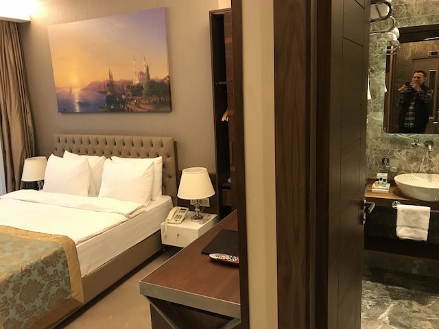 オールド ポート ホテル