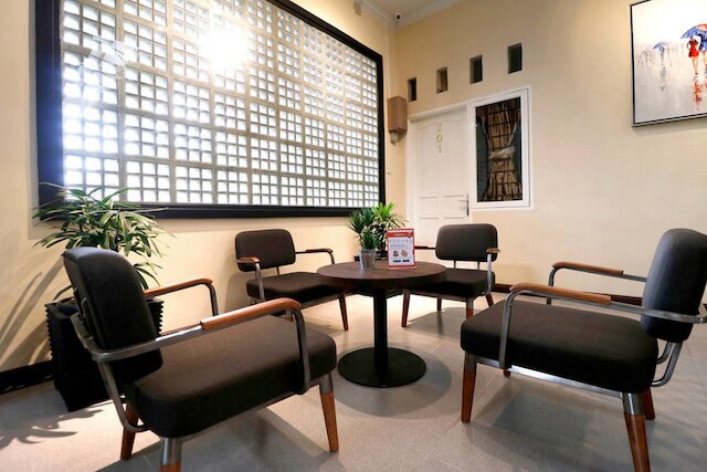 レッドドアーズ プラス、スマトラ ウタラ 大学近く