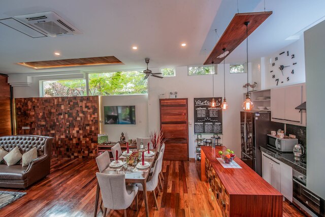 ヴィラ エターナル プライベート プール  3 フローズ & ルーフトップ テラス