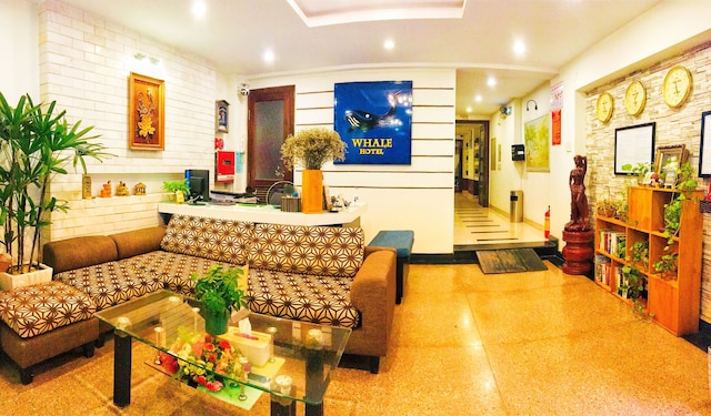 ホエール ホテル