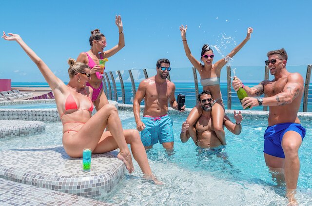 テンプテーション アット ザ タワー カンクン オール インクルーシブ - アダルト オンリー