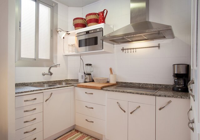 ポブレノウ ネクストドア