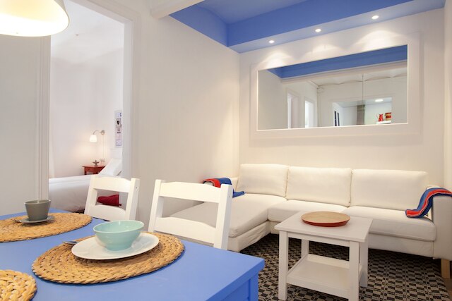 ポブレノウ ネクストドア