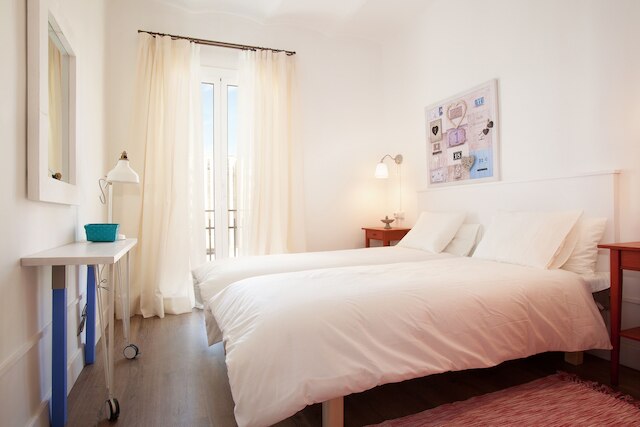 ポブレノウ ネクストドア