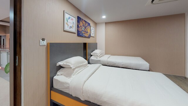 37th クレセント ブティック スイーツ