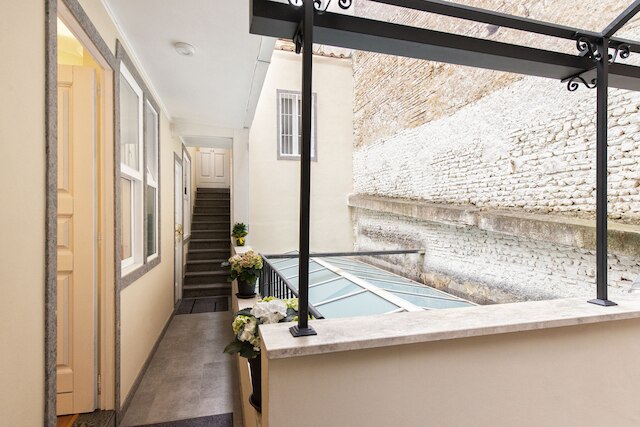 カノーヴァ ルームズ イン スパニッシュ ステップス