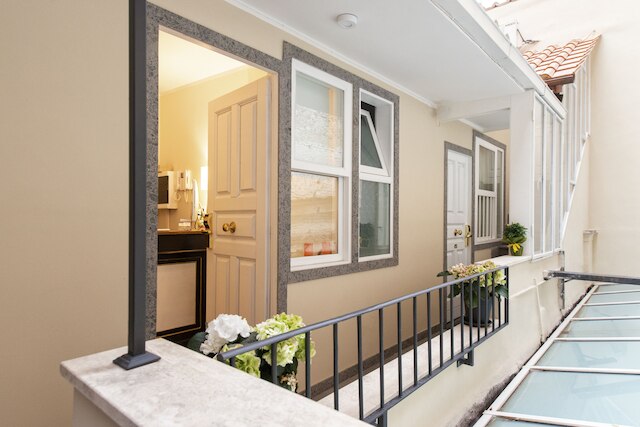 カノーヴァ ルームズ イン スパニッシュ ステップス