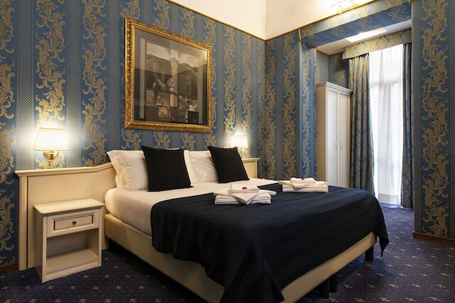 カノーヴァ ルームズ イン スパニッシュ ステップス