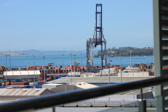 ウォーターフロント ハイライズ アパートメント