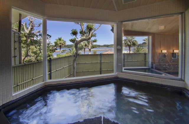 海辺のホテルはな