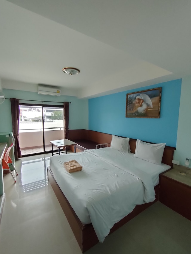 トラダー プレイス