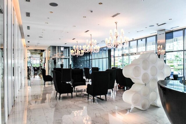 アズール リオ ウエスト ウェーブ プール 1 ベッドルーム ニア エアポート