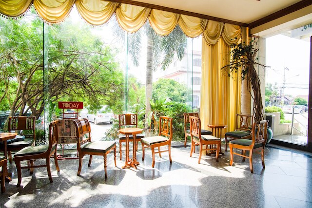 アユタヤ リバー ビュー ホテル