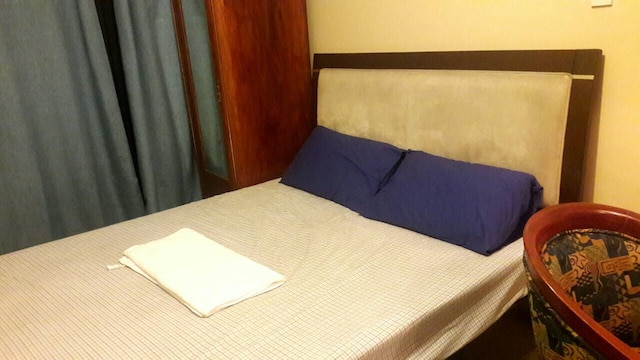 ミグズ アンド トンズ プレイス アット サイプレス タワーズ