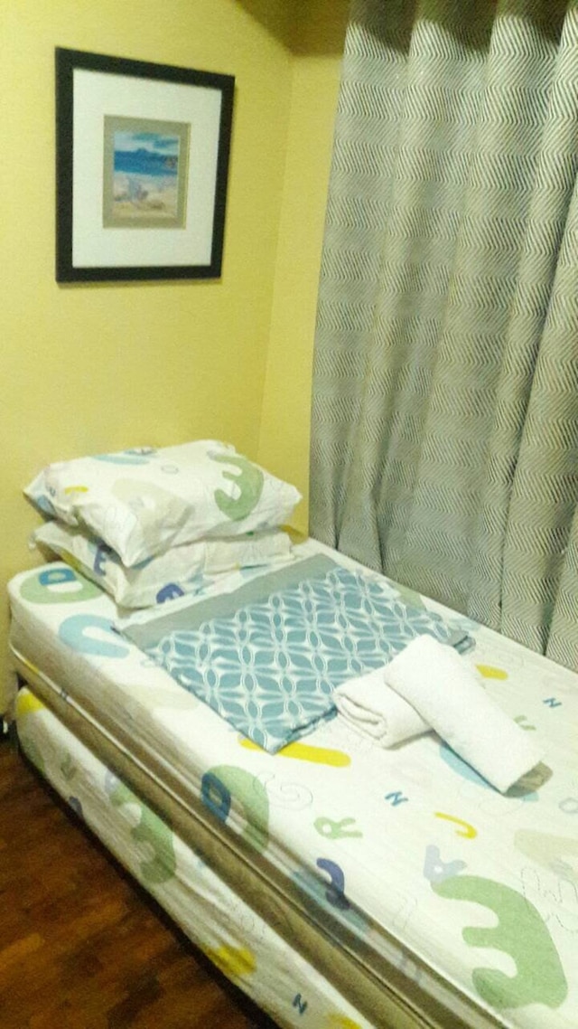 ミグズ アンド トンズ プレイス アット サイプレス タワーズ