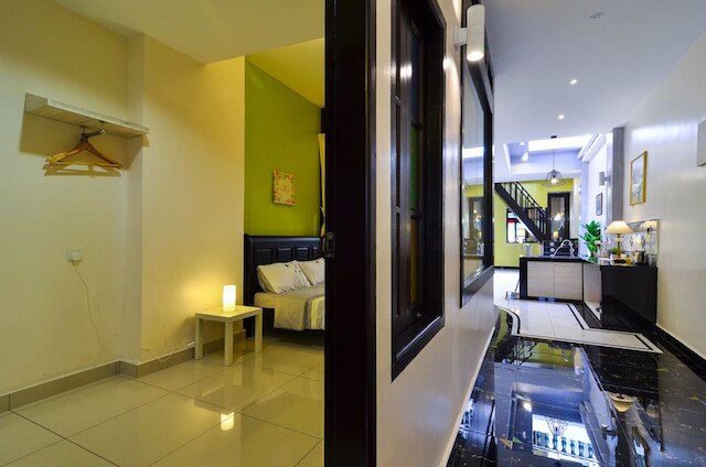 ザ エガートン ムラカ