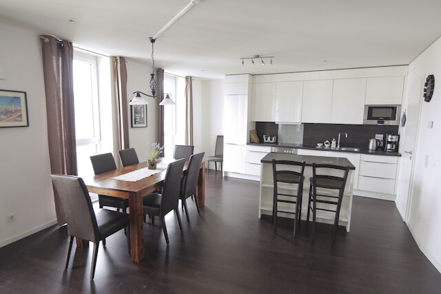 アレクサンダープラッツ・アパートでの休日