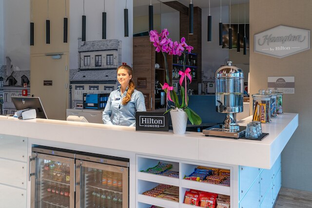 ハンプトン バイ ヒルトン ワルシャワ モコトフ