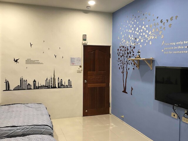 台南ジエ グオ イン(台南潔果驛站)