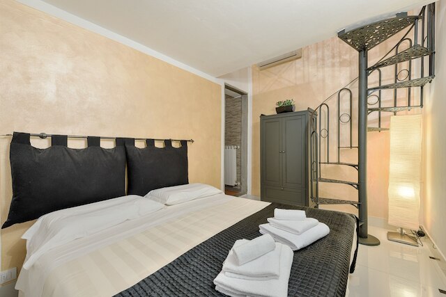 サント スピリト フレスコス バイ メガ