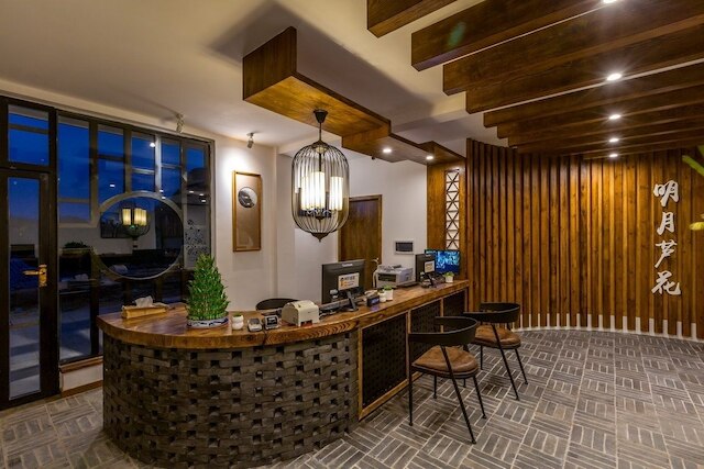 ムーン フラワー ホテル