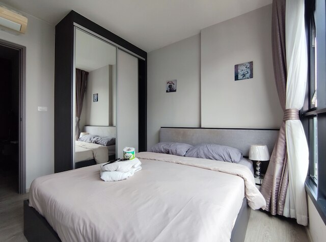 メニー ホリデイ ザ ベース コンド