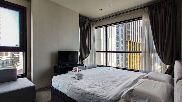 メニー ホリデイ ザ ベース コンド